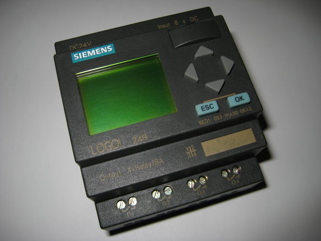SIEMENS LOGO! 24R
